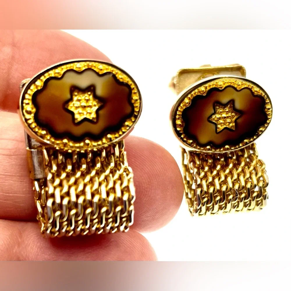 Vintage Signed Destino Gold Tone Wraparound Cufflinks